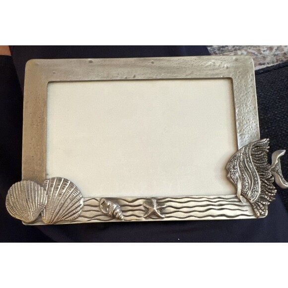 Silver Tone Metal Shell Fish 3D Picture Frame Sea Life Coastal Beach Decor 4x6” - Picture 1 of 6
